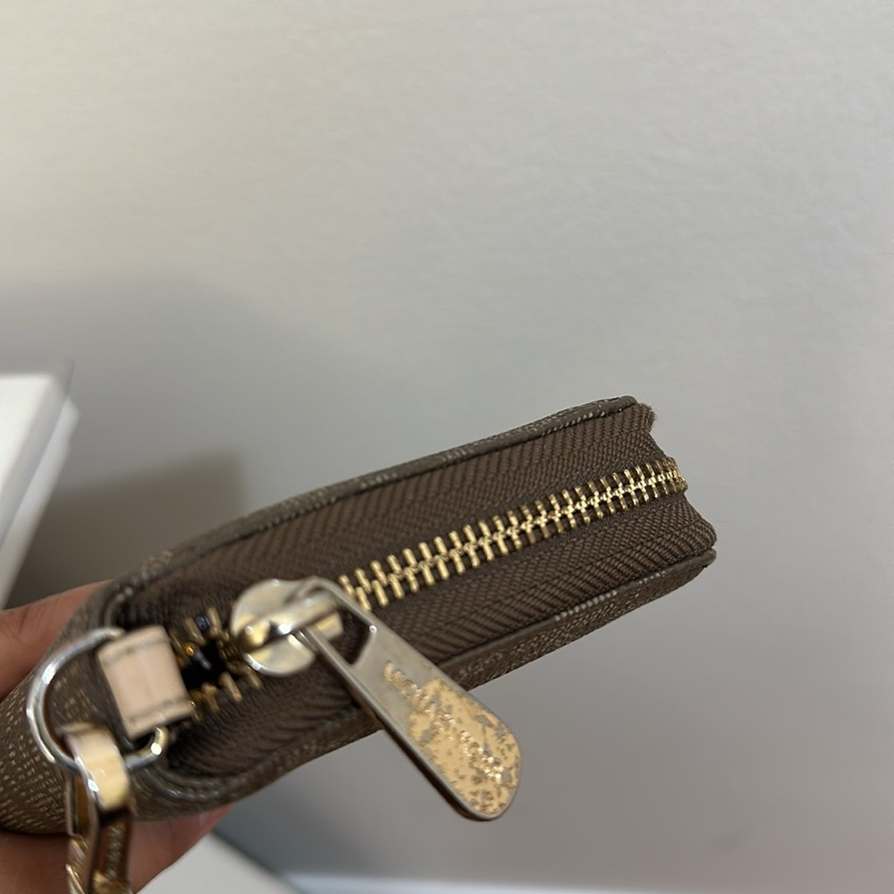 MK Large Wallet - Picture 4 of 5